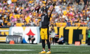 Pittsburgh Steelers wide receiver Chase Claypool (11) celebrates