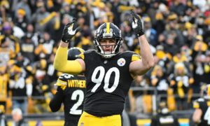 Pittsburgh Steelers outside linebacker T.J. Watt (90) plays against the Tennessee Titans